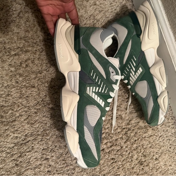 New Balance - Picture 7 of 7